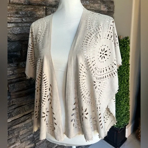 Choies Cream Crochet Accent Decor - Picture 7 of 9